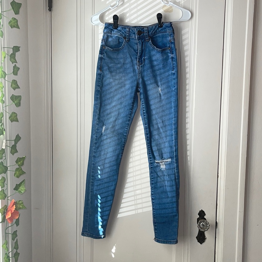 Blue slightly ripped Jean hi-rise jeggings